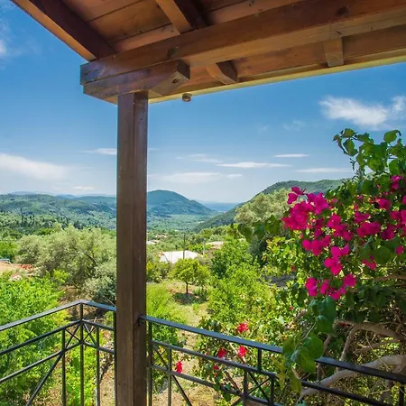 Traditional Family Southern Lefkada Casa de Férias Sívros