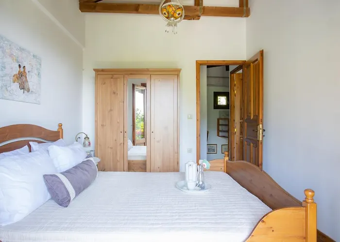 別荘 Traditional Family Southern Lefkada *