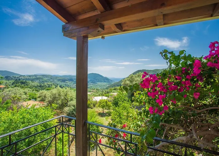 Traditional Family Southern Lefkada 別荘 Sívros